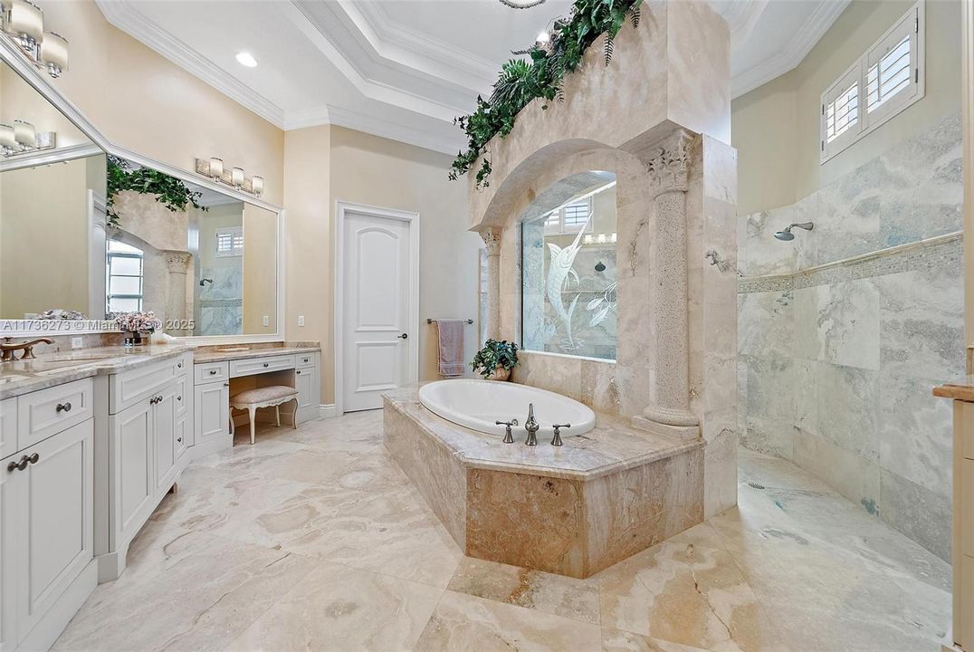 Recently Sold: $6,250,000 (5 beds, 6 baths, 7155 Square Feet)