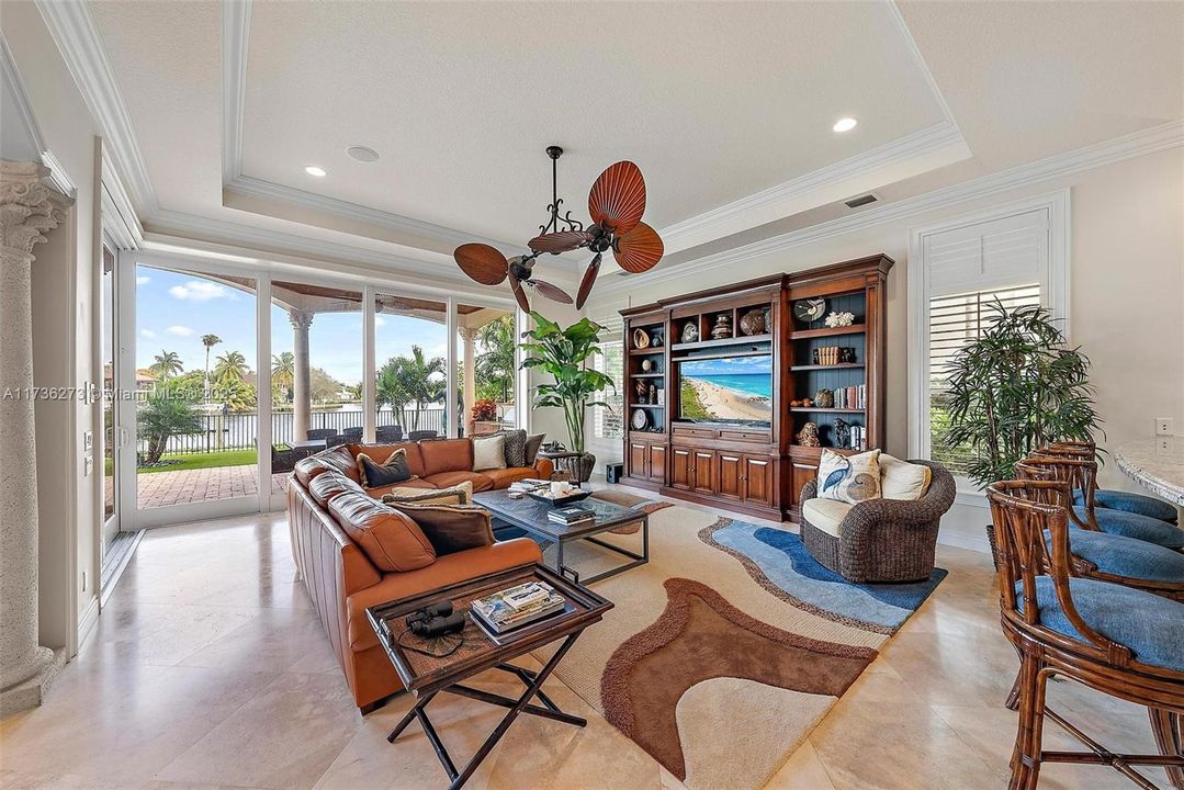Recently Sold: $6,250,000 (5 beds, 6 baths, 7155 Square Feet)