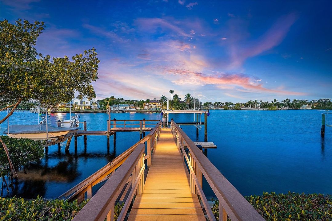 Recently Sold: $6,250,000 (5 beds, 6 baths, 7155 Square Feet)