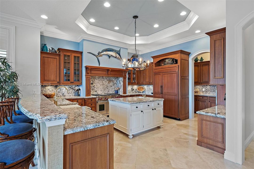 Recently Sold: $6,250,000 (5 beds, 6 baths, 7155 Square Feet)