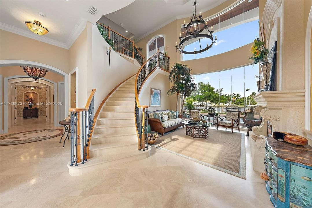 Recently Sold: $6,250,000 (5 beds, 6 baths, 7155 Square Feet)