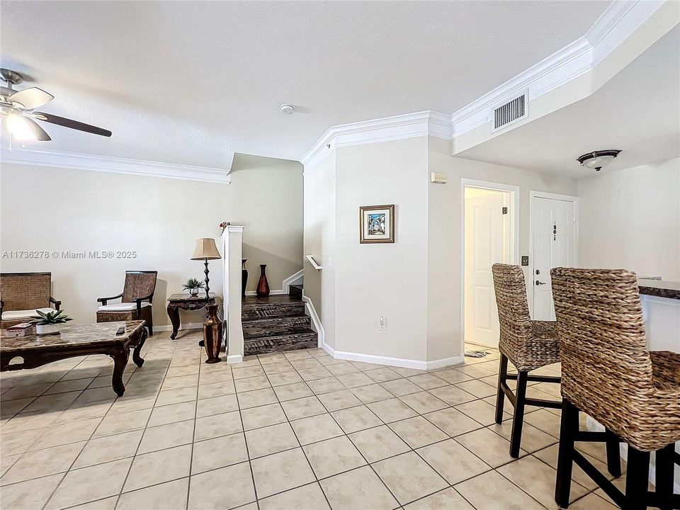 待售: $368,000 (2 贝兹, 2 浴室, 1344 平方英尺)