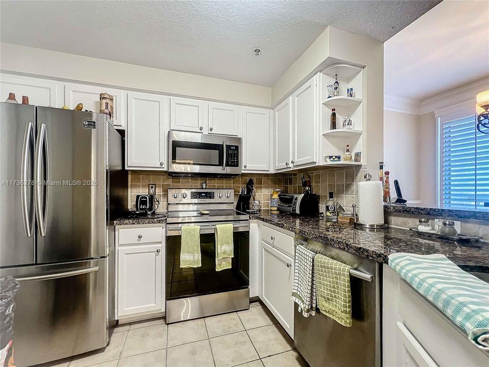 待售: $368,000 (2 贝兹, 2 浴室, 1344 平方英尺)