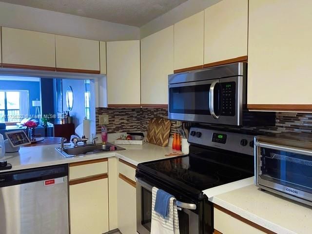 Recently Rented: $1,990 (2 beds, 2 baths, 1140 Square Feet)