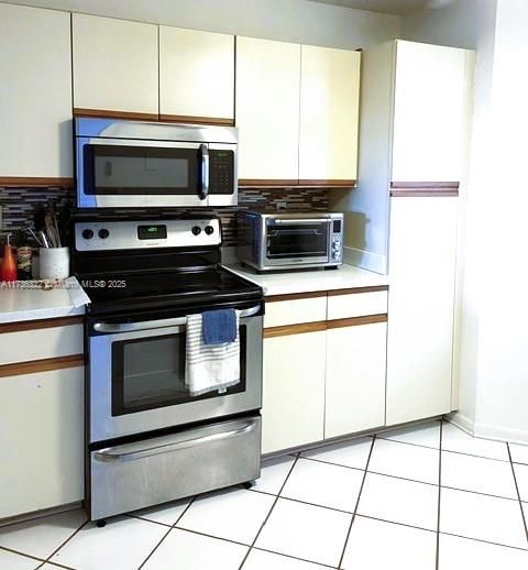 Recently Rented: $1,990 (2 beds, 2 baths, 1140 Square Feet)
