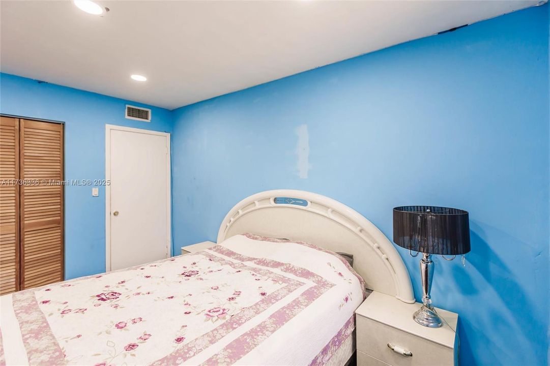 Active With Contract: $455,000 (3 beds, 2 baths, 1606 Square Feet)