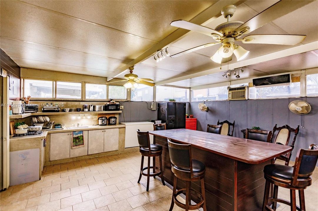 Active With Contract: $455,000 (3 beds, 2 baths, 1606 Square Feet)