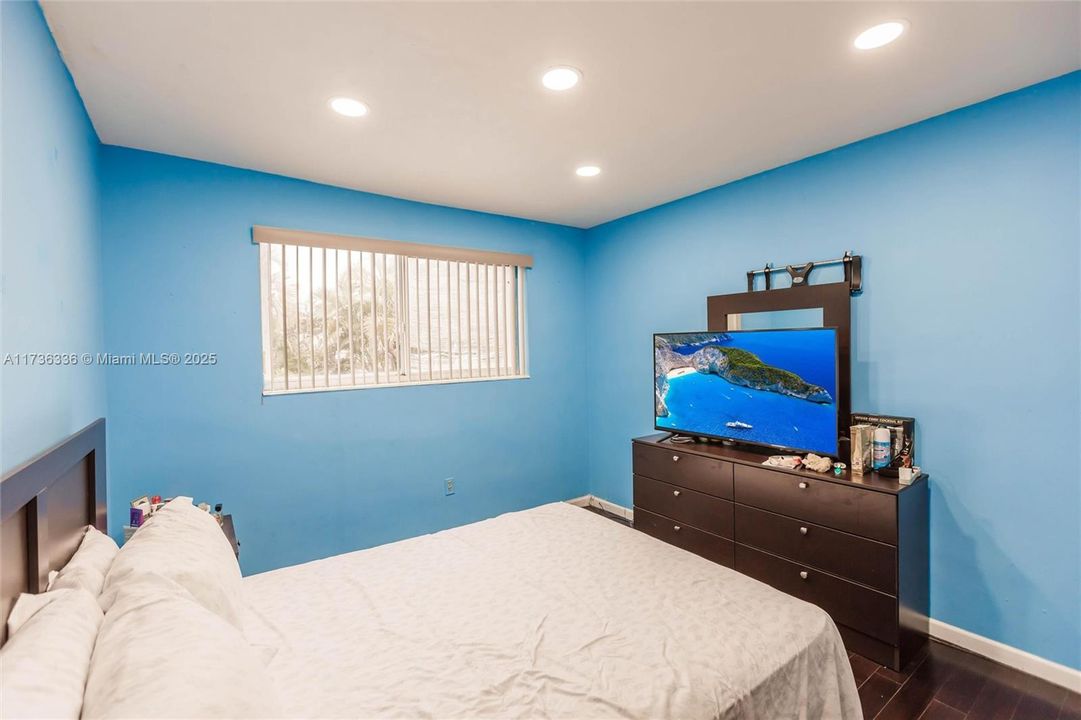 Active With Contract: $455,000 (3 beds, 2 baths, 1606 Square Feet)