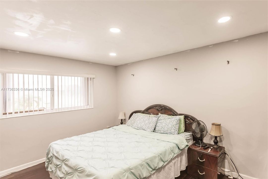 Active With Contract: $455,000 (3 beds, 2 baths, 1606 Square Feet)