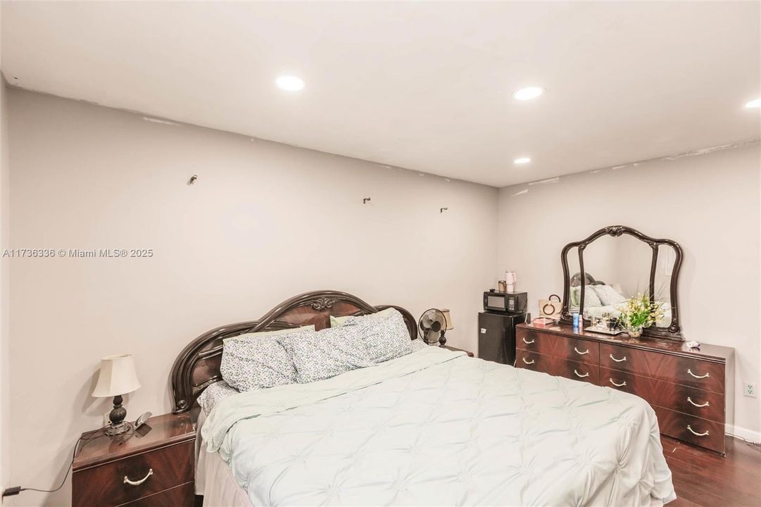 Active With Contract: $455,000 (3 beds, 2 baths, 1606 Square Feet)