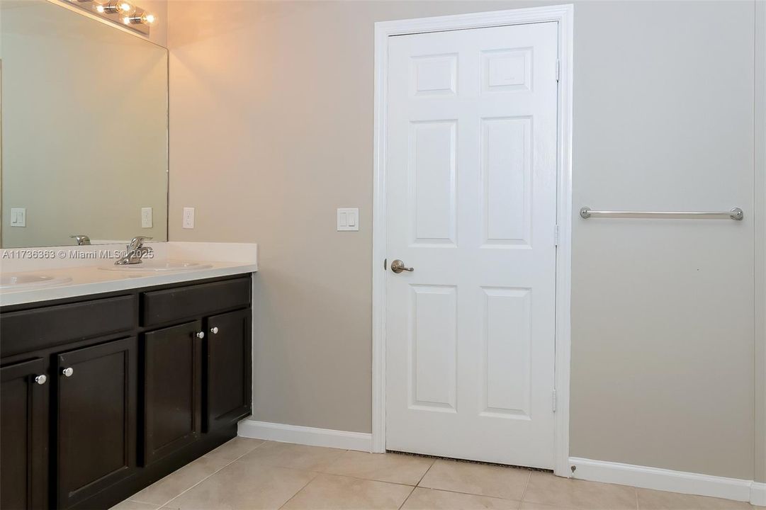 Recently Rented: $2,265 (3 beds, 2 baths, 1590 Square Feet)