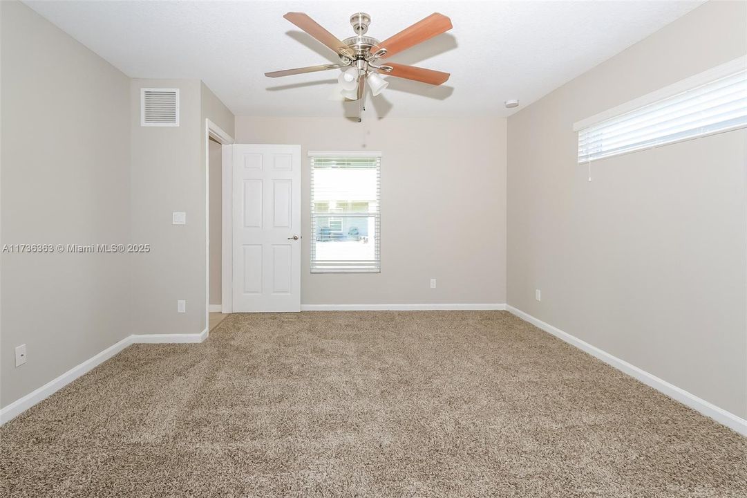 Recently Rented: $2,265 (3 beds, 2 baths, 1590 Square Feet)