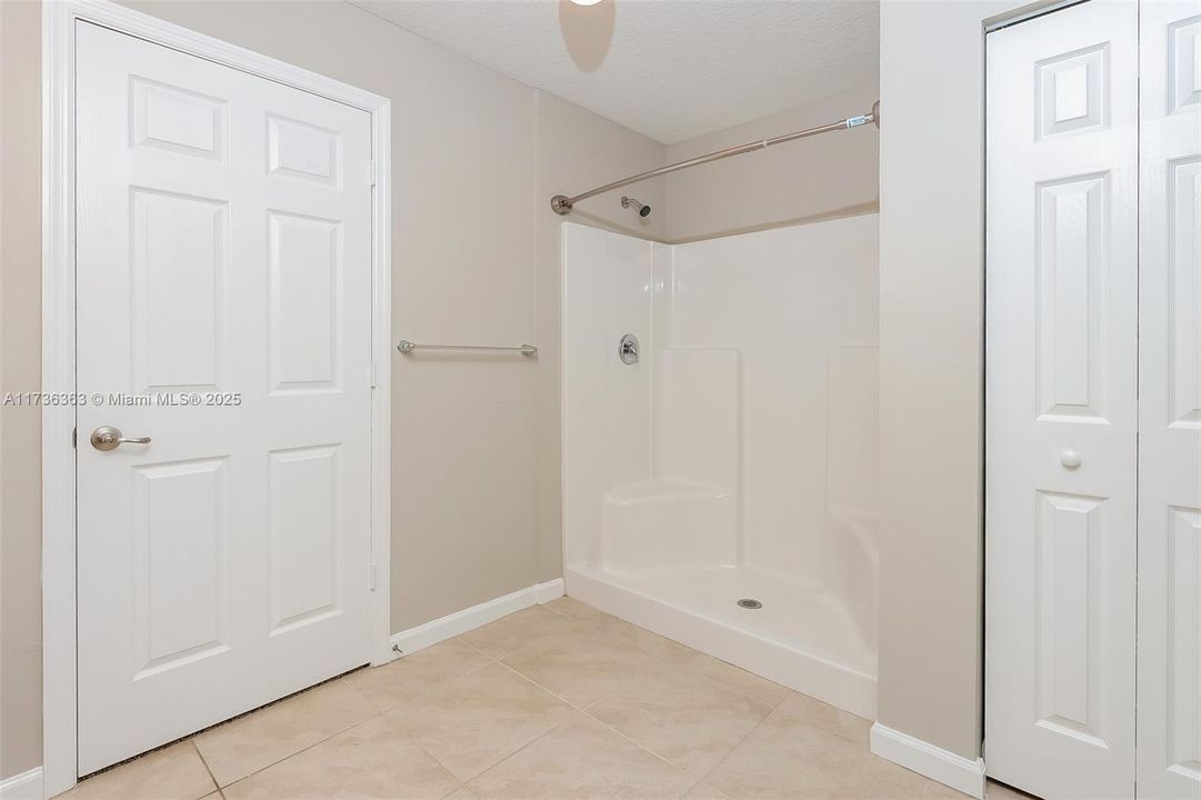 Recently Rented: $2,265 (3 beds, 2 baths, 1590 Square Feet)