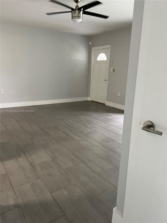 Recently Rented: $3,000 (3 beds, 1 baths, 1266 Square Feet)