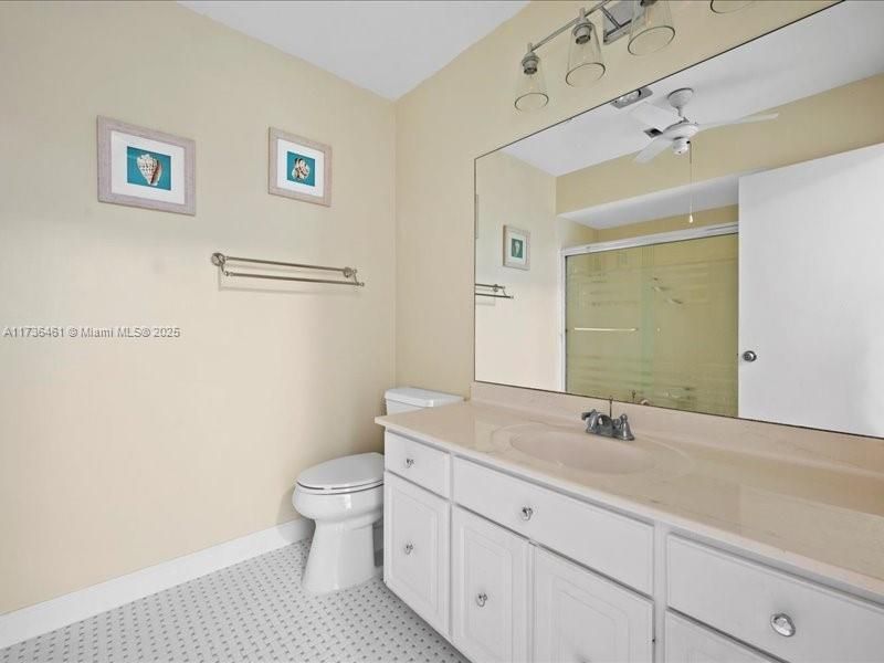 New flooring in master bathroom, Tub /Shower door new