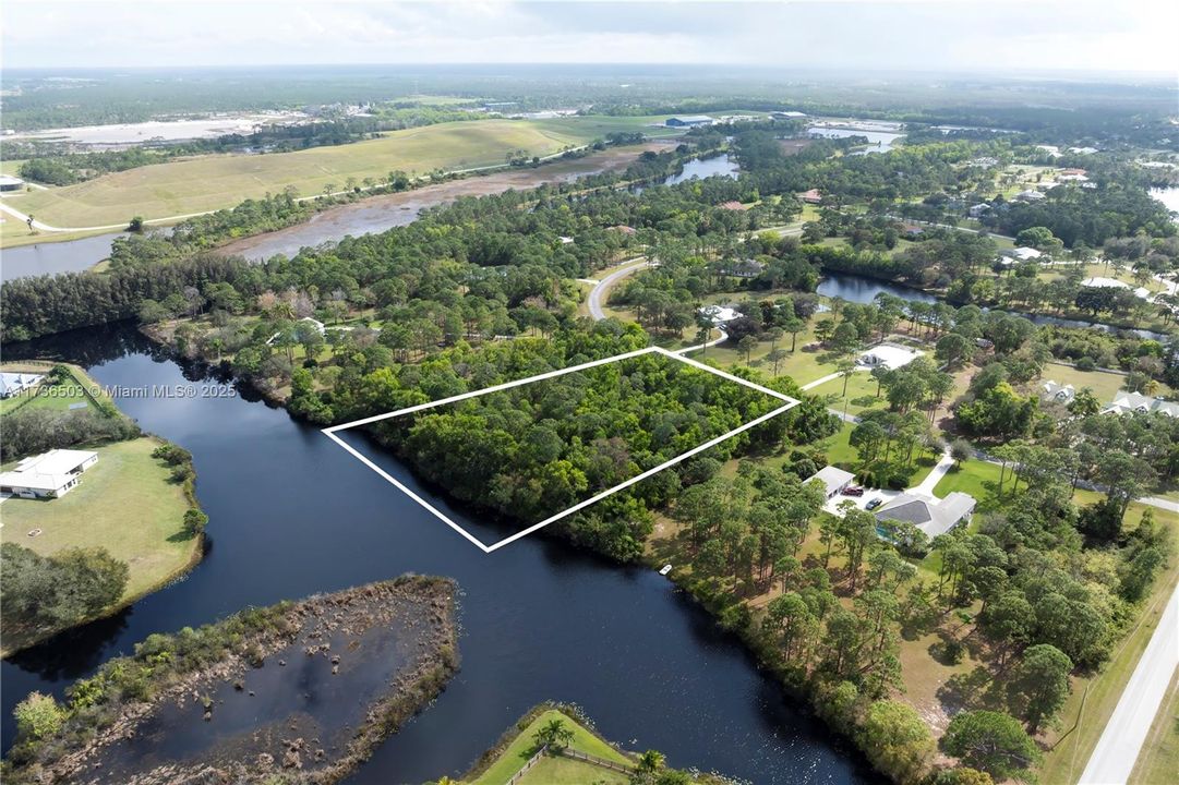 Vendido Recientemente: $349,000 (5.09 acres)