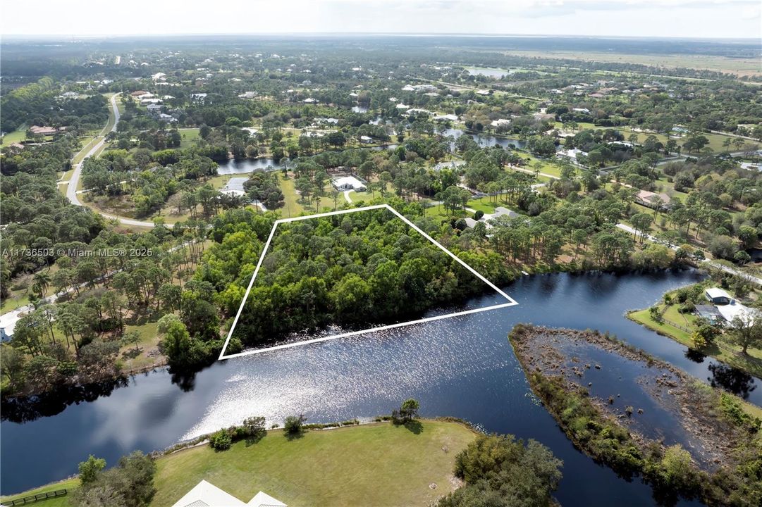 Vendido Recientemente: $349,000 (5.09 acres)