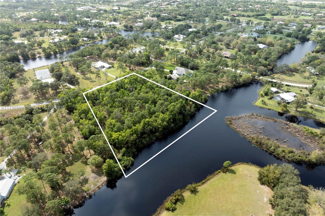Vendido Recientemente: $349,000 (5.09 acres)