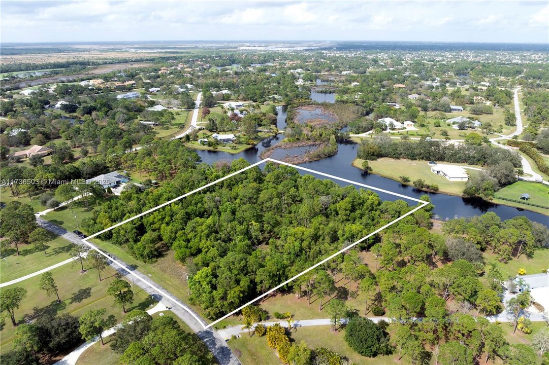 Vendido Recientemente: $349,000 (5.09 acres)