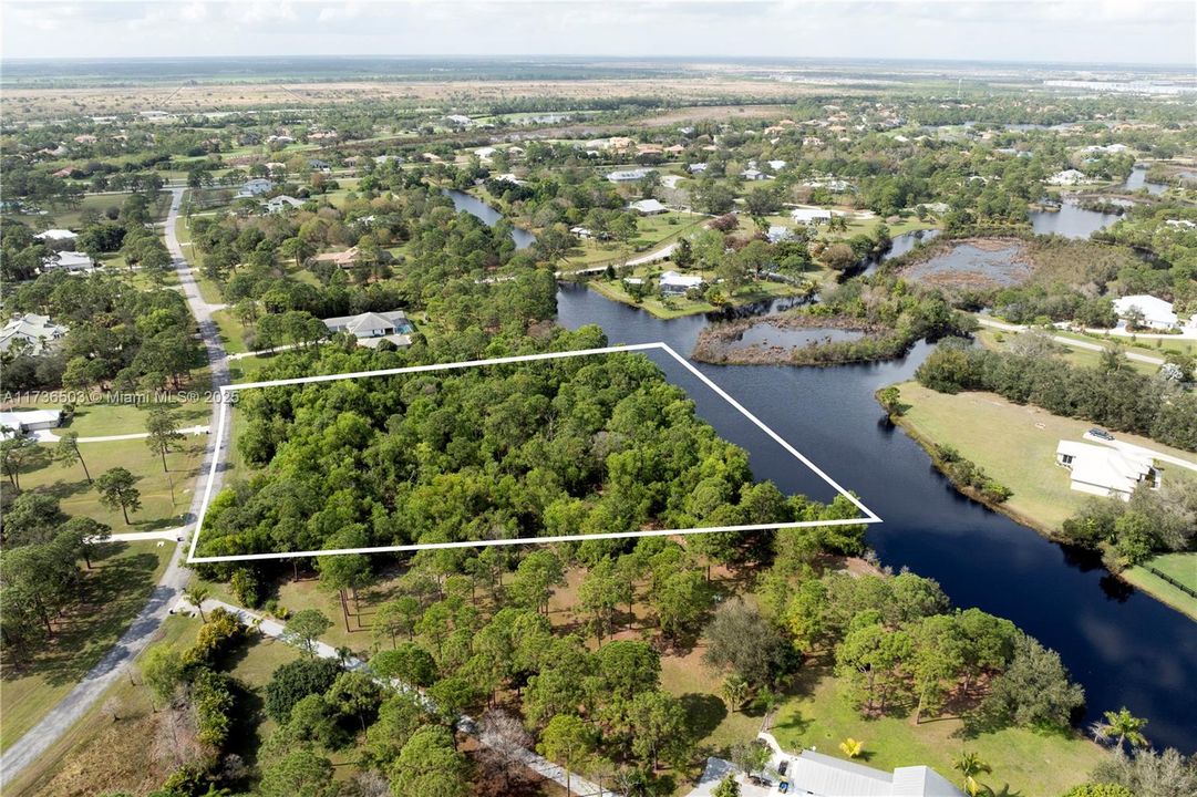 Vendido Recientemente: $349,000 (5.09 acres)