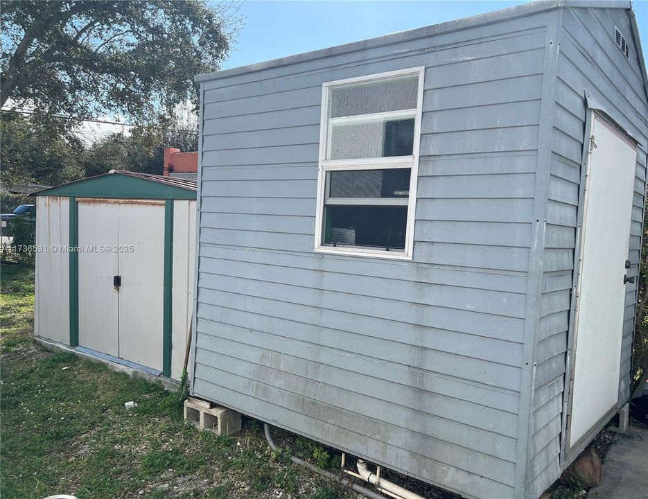 待售: $700,000 (3 贝兹, 1 浴室, 1413 平方英尺)