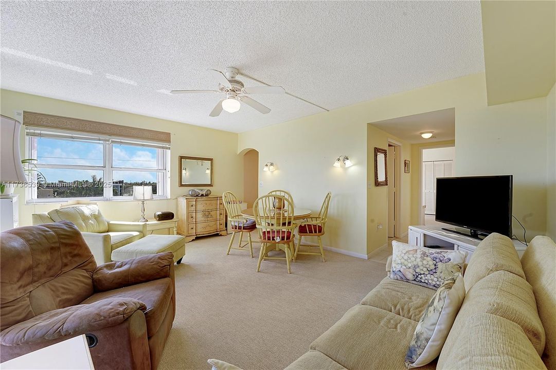 Vendido Recientemente: $249,900 (1 camas, 1 baños, 550 Pies cuadrados)