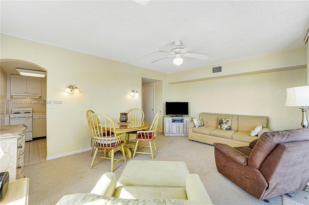 Vendido Recientemente: $249,900 (1 camas, 1 baños, 550 Pies cuadrados)