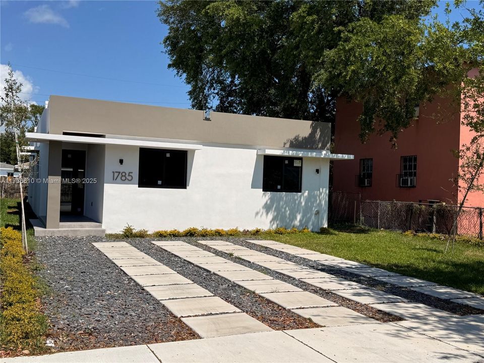 Activo con contrato: $610,000 (4 camas, 2 baños, 0 Pies cuadrados)