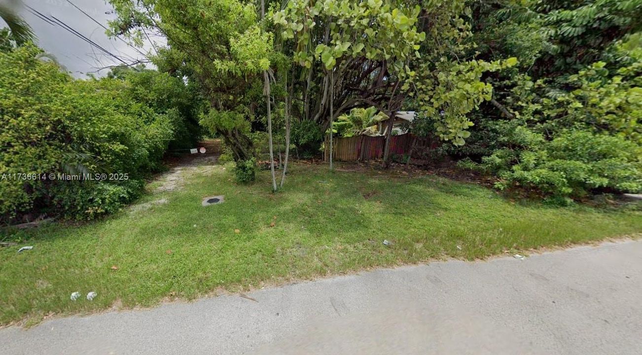 На продажу: $495,000 (0.62 acres)