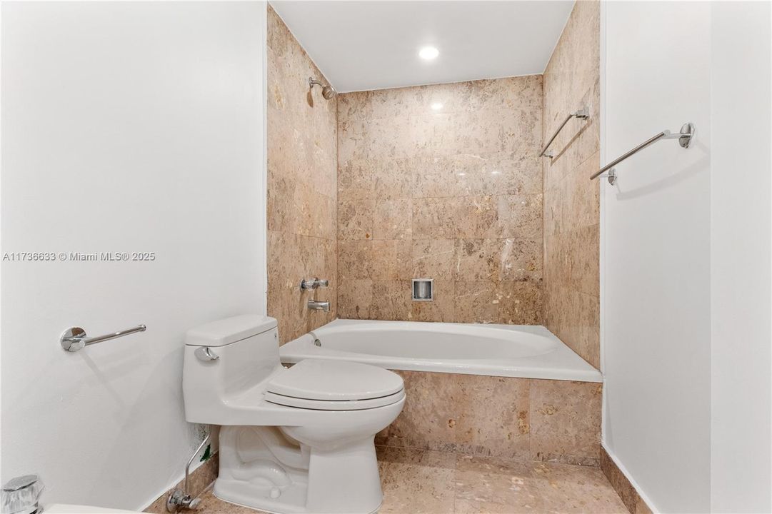 Vendido Recientemente: $745,000 (2 camas, 2 baños, 1316 Pies cuadrados)