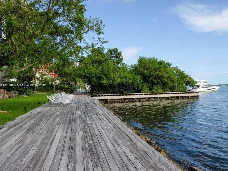 Vendido Recientemente: $745,000 (2 camas, 2 baños, 1316 Pies cuadrados)