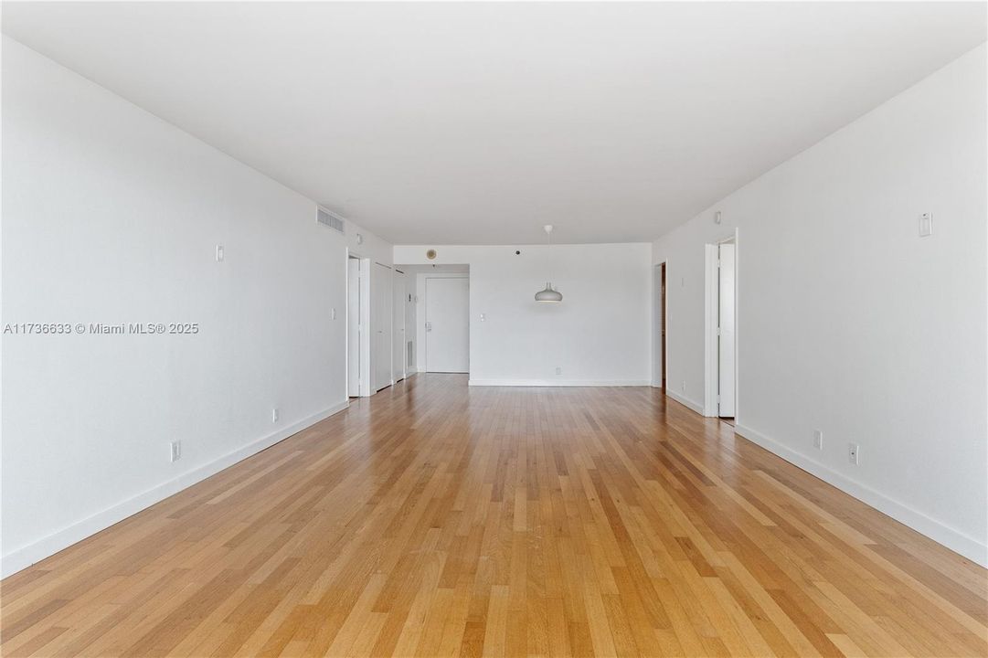 Vendido Recientemente: $745,000 (2 camas, 2 baños, 1316 Pies cuadrados)