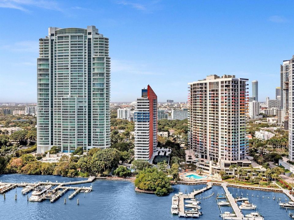 Vendido Recientemente: $745,000 (2 camas, 2 baños, 1316 Pies cuadrados)