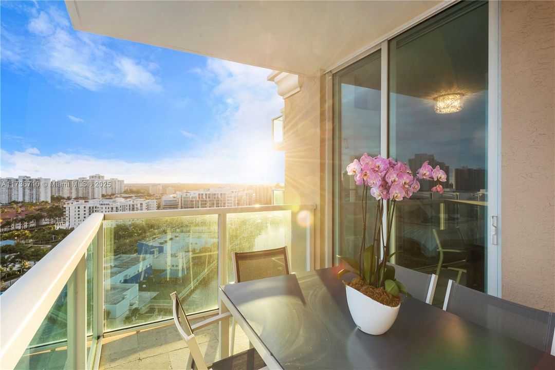 На продажу: $890,000 (3 спален, 3 ванн, 1849 Квадратных фут)