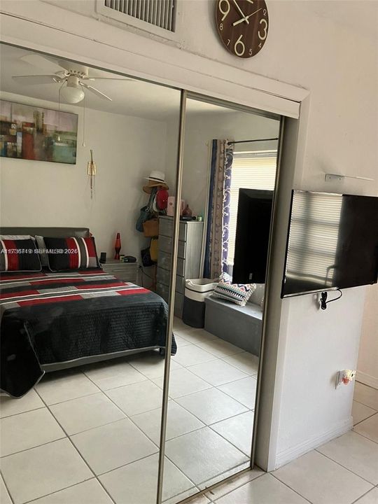 For Sale: $159,000 (1 beds, 1 baths, 800 Square Feet)
