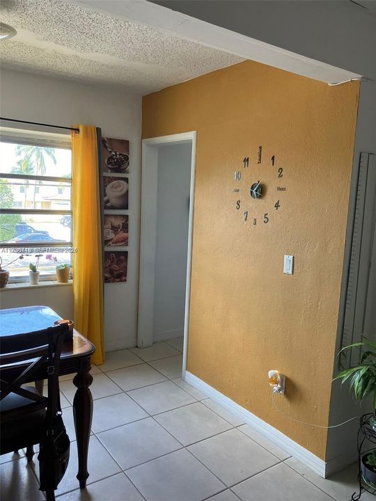 For Sale: $159,000 (1 beds, 1 baths, 800 Square Feet)