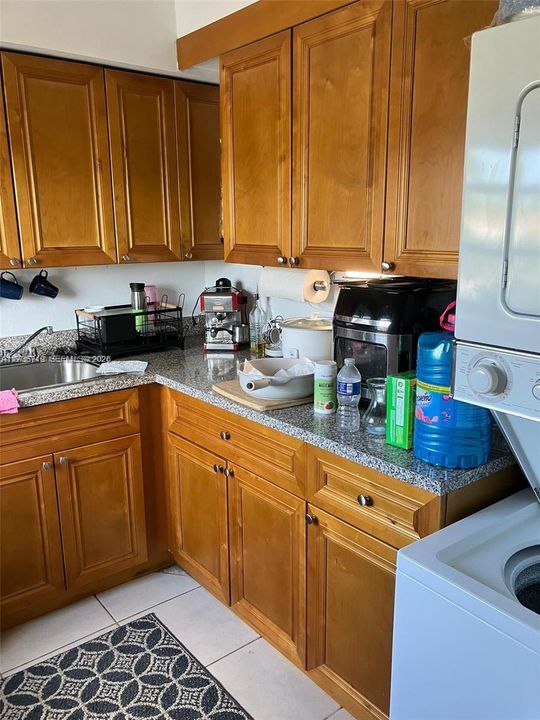 For Sale: $159,000 (1 beds, 1 baths, 800 Square Feet)