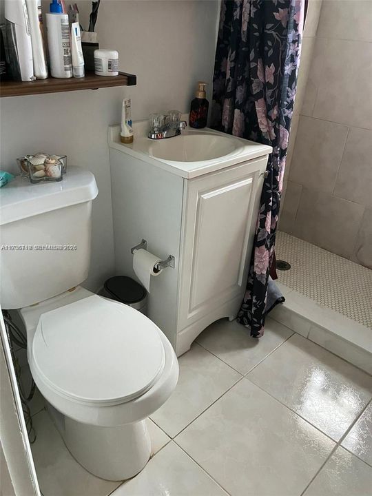 For Sale: $159,000 (1 beds, 1 baths, 800 Square Feet)