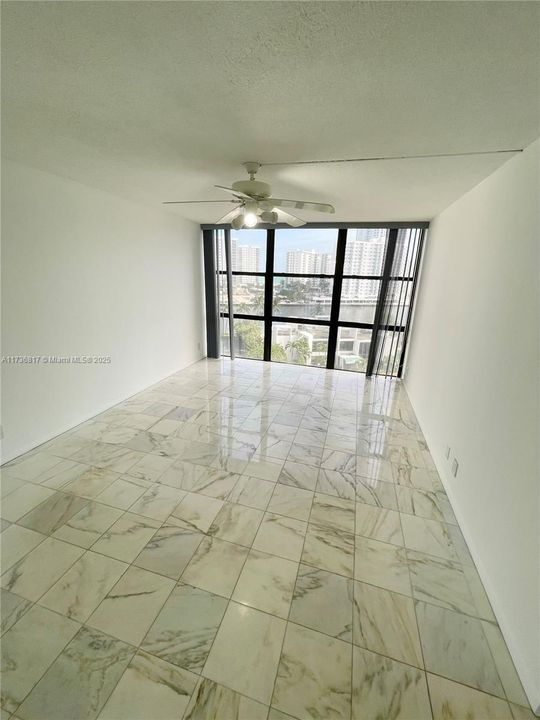 Recently Rented: $2,800 (2 beds, 2 baths, 1430 Square Feet)