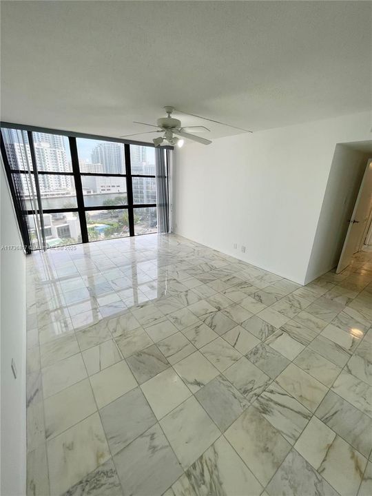 Recently Rented: $2,800 (2 beds, 2 baths, 1430 Square Feet)