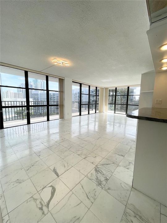 Recently Rented: $2,800 (2 beds, 2 baths, 1430 Square Feet)