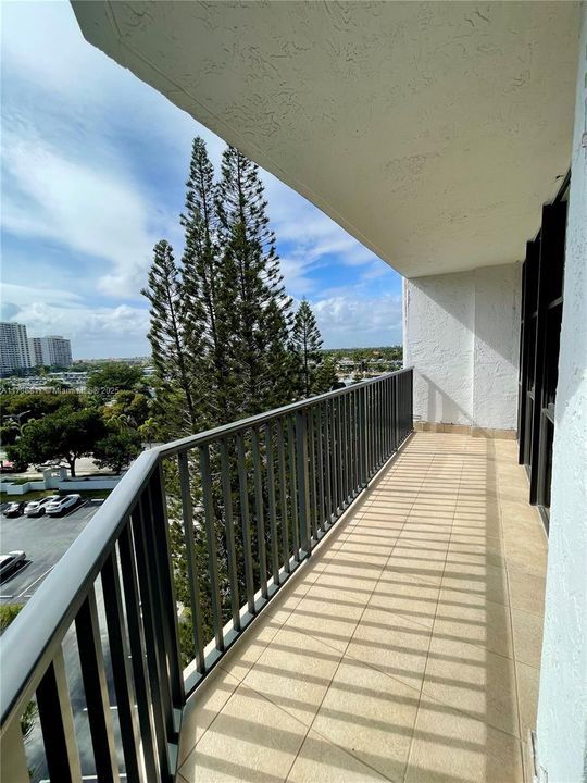 Recently Rented: $2,800 (2 beds, 2 baths, 1430 Square Feet)