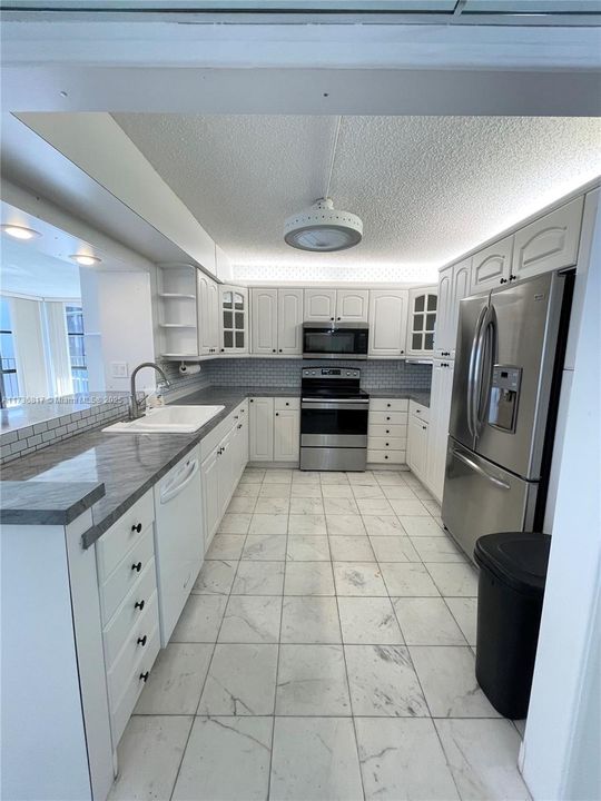 Recently Rented: $2,800 (2 beds, 2 baths, 1430 Square Feet)