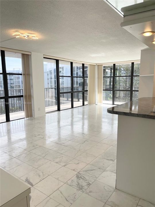 Recently Rented: $2,800 (2 beds, 2 baths, 1430 Square Feet)