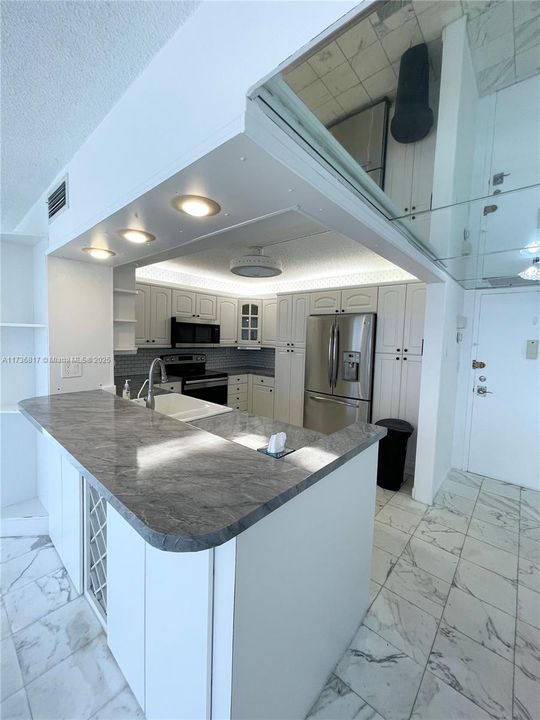 Recently Rented: $2,800 (2 beds, 2 baths, 1430 Square Feet)