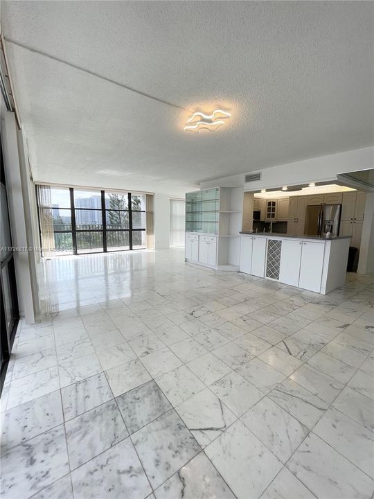 Recently Rented: $2,800 (2 beds, 2 baths, 1430 Square Feet)