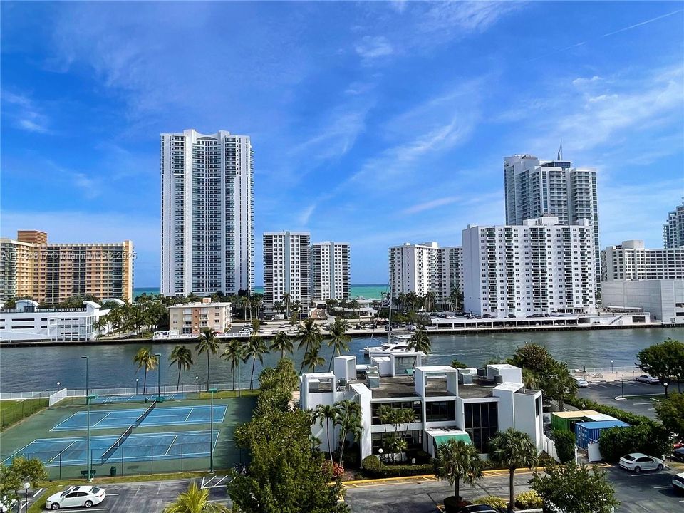 Recently Rented: $2,800 (2 beds, 2 baths, 1430 Square Feet)