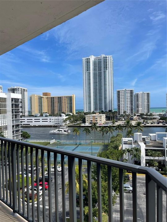 Recently Rented: $2,800 (2 beds, 2 baths, 1430 Square Feet)