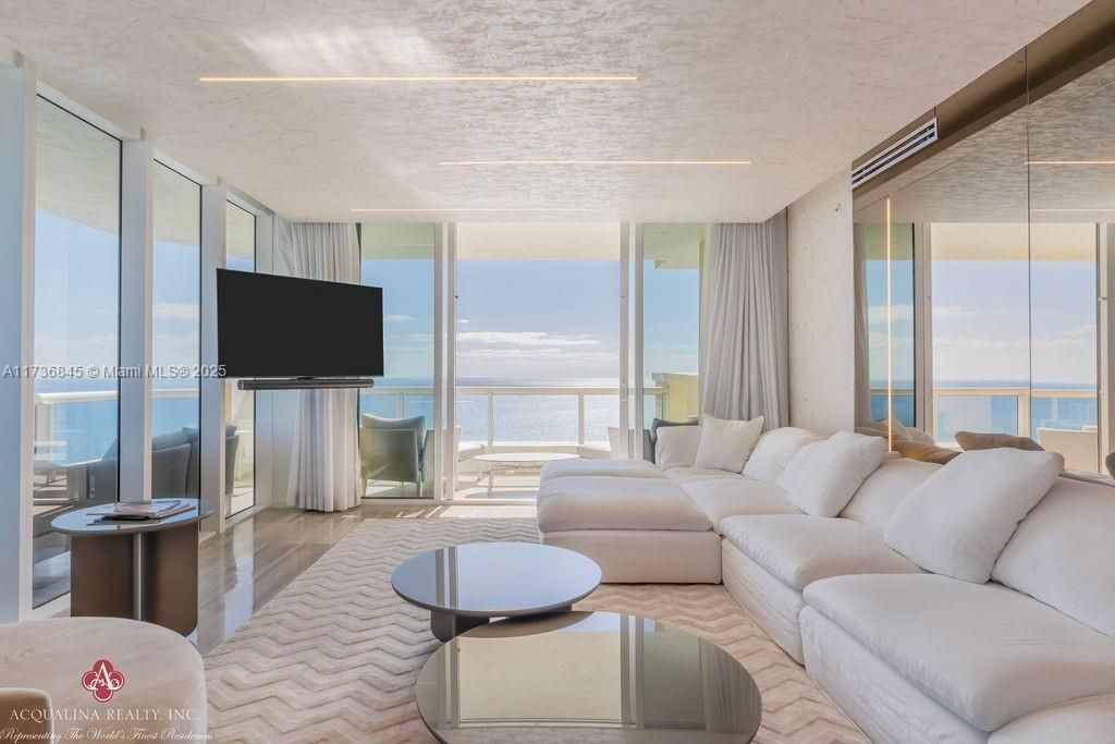 Recently Sold: $5,300,000 (4 beds, 4 baths, 2736 Square Feet)