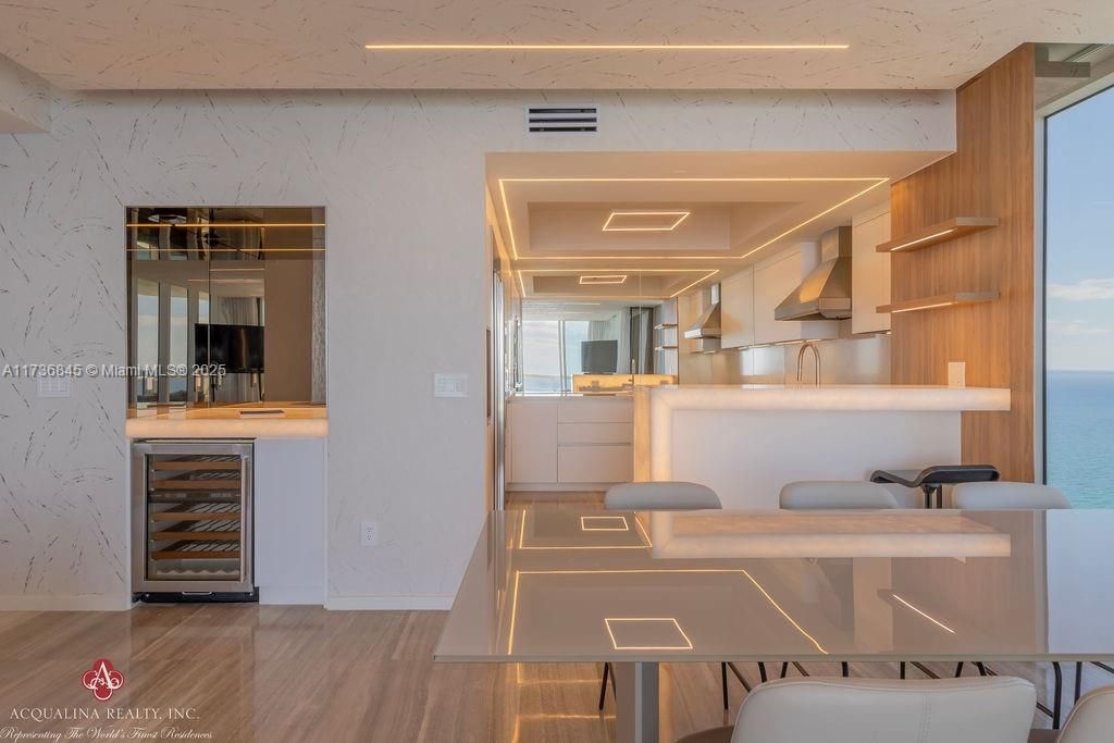 Recently Sold: $5,300,000 (4 beds, 4 baths, 2736 Square Feet)